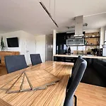 Beachhouse 아파트